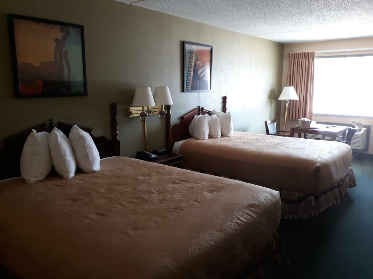 Angel Inn Near Imax, A Travelodge By Wyndham Branson Bagian luar foto