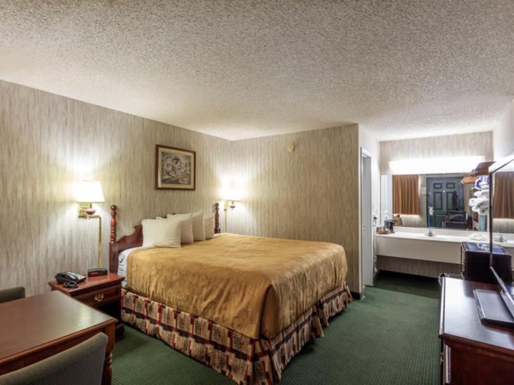 Angel Inn Near Imax, A Travelodge By Wyndham Branson Bagian luar foto